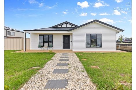 2 Wyoming Ave, Gobbagombalin, NSW 2650