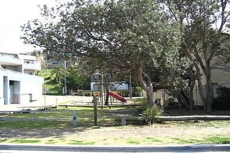 25 North Avoca Pde, North Avoca, NSW 2260