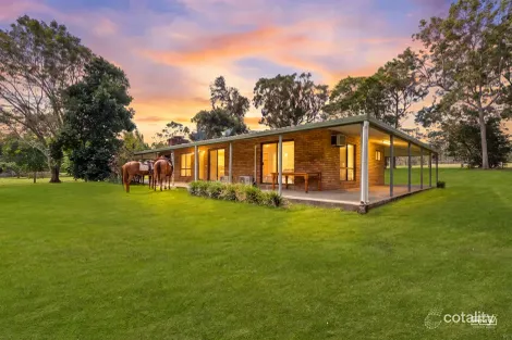 196 Sandy Creek Rd, Byfield, QLD 4703