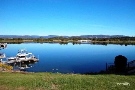 17 Istana View, Clear Island Waters, QLD 4226