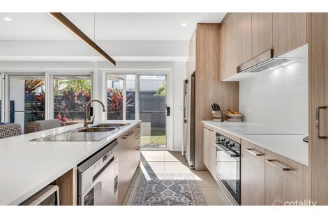 Property photo of 6/138 Central Street Labrador QLD 4215
