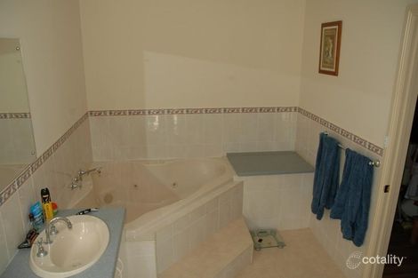 Property photo of 2 Bridgeport Corner Burton SA 5110