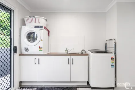 Property photo of 4 Mavis Close Pacific Heights QLD 4703