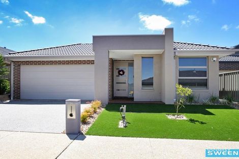 56 Arroyo Pl, Caroline Springs, VIC 3023