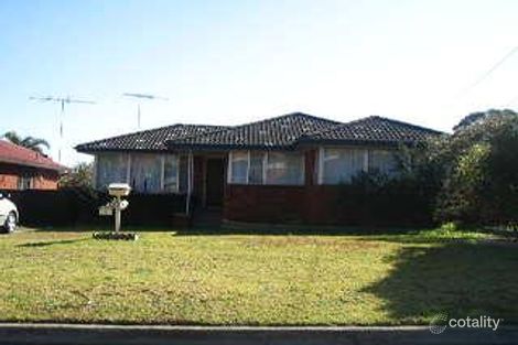 8 Oak Dr, Georges Hall, NSW 2198