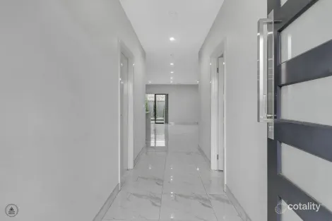 Property photo of 10 Elvire Road Craigieburn VIC 3064