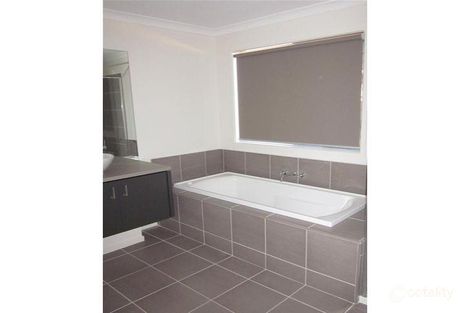 Property photo of 8 Ferntree Close Epping VIC 3076