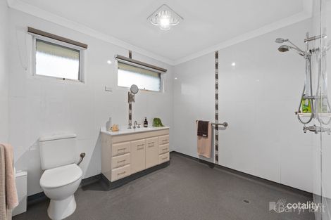 Property photo of 17 Ashton Place Pakenham VIC 3810