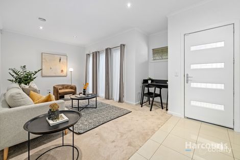 Property photo of 18 Kings Domain Caroline Springs VIC 3023