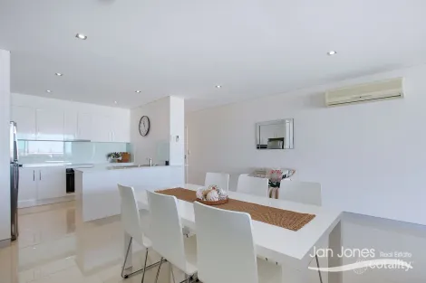 Property photo of 48/17 Marine Parade Redcliffe QLD 4020