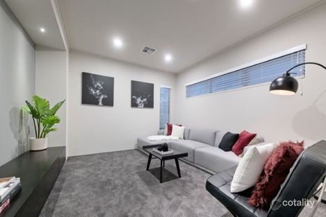 Property photo of 31 Bellefontaine Grove Mindarie WA 6030