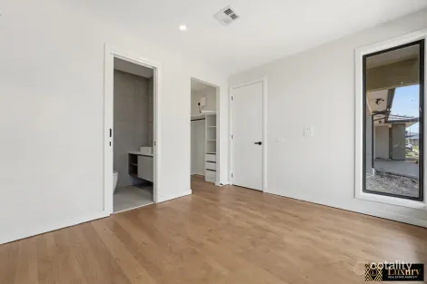 Property photo of 30 Hanoverian Street Aintree VIC 3336