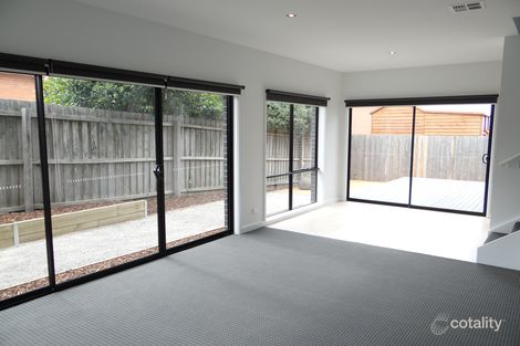 Property photo of 1/11 Alkoomi Avenue Hamlyn Heights VIC 3215