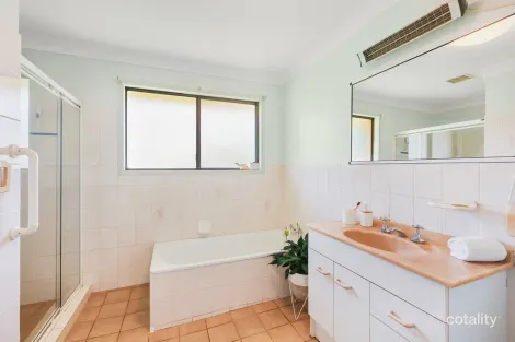 Property photo of 40 Cawdor Road Highfields QLD 4352