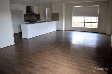 Property photo of 14 Gateway Avenue Pakenham VIC 3810