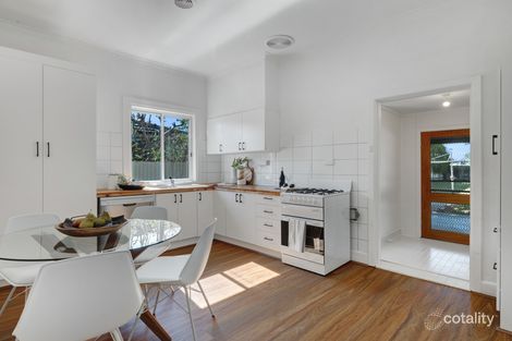 Property photo of 2 Kanana Crescent Wangaratta VIC 3677