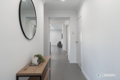 Property photo of 77 Hikari Crescent Cranbourne South VIC 3977