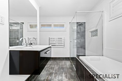 Property photo of 14 Lloyd Avenue Narre Warren VIC 3805