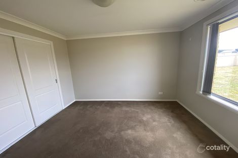 Property photo of 46 Diamond Drive Orange NSW 2800