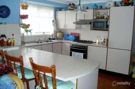 Property photo of 16 Francisco Crescent Rosemeadow NSW 2560