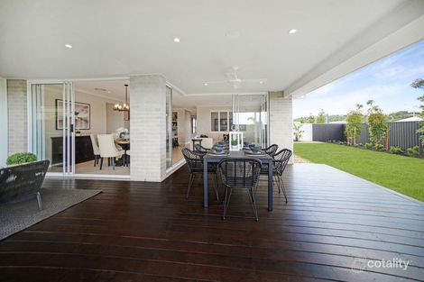 Property photo of 65 Spring Way Nikenbah QLD 4655