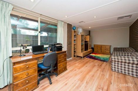 Property photo of 19 Deborah Road Aberfoyle Park SA 5159