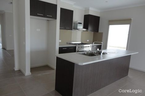 Property photo of 35 Riviera Drive Hillside VIC 3037