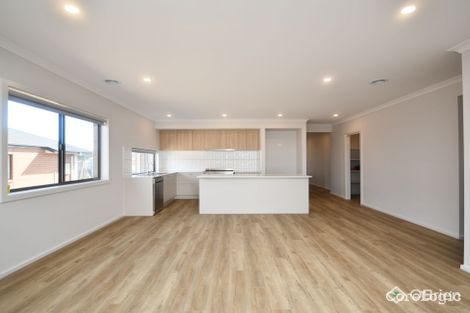 Property photo of 24 Angophora Court Lucknow VIC 3875