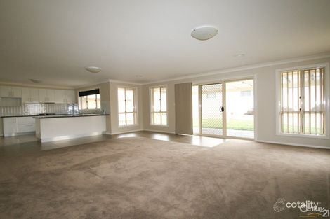 Property photo of 8 Brock Place Orange NSW 2800
