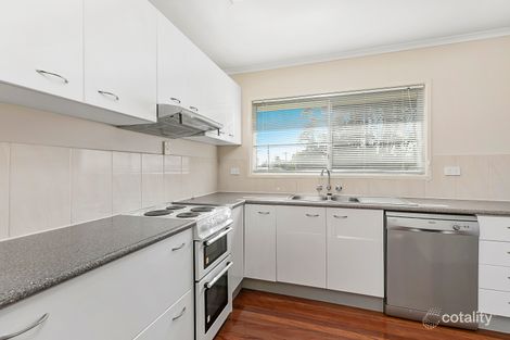 Property photo of 17 Beach Court Victoria Point QLD 4165