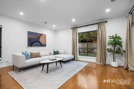 Property photo of 40 Shiraz Crescent Point Cook VIC 3030