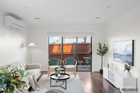 Property photo of 33 Rathdowne Drive Mickleham VIC 3064