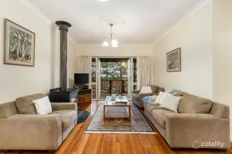 Property photo of 54 Leane Drive Eltham VIC 3095