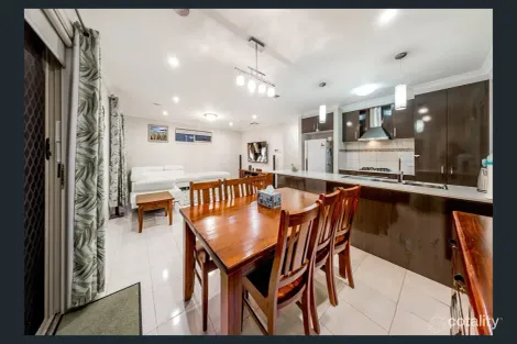 Property photo of 5 Elodea Way Cranbourne North VIC 3977