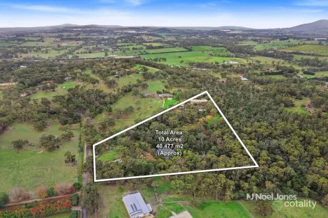 14 Cormilio Dr, Wandin North, VIC 3139