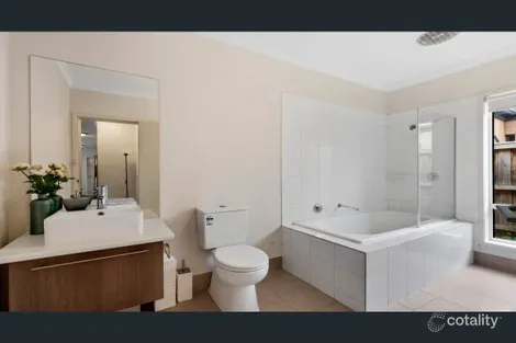 Property photo of 16 Casino Parade Point Cook VIC 3030