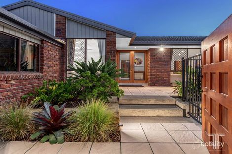 Property photo of 19 Meadowbank Street Carindale QLD 4152