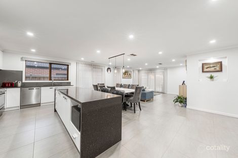 Property photo of 4 Tesla Grange Clyde North VIC 3978