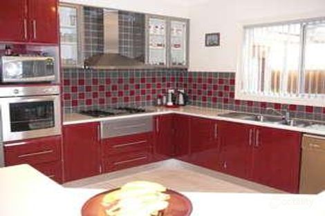 Property photo of 5 Mavora Court Taylors Hill VIC 3037