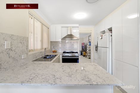 Property photo of 18 Clarendon Court Wattle Grove NSW 2173