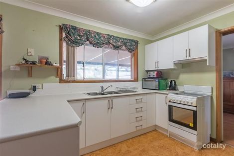 Property photo of 13 Benjamin Circuit Hunterview NSW 2330
