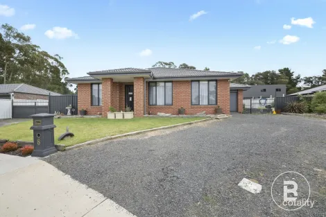 Property photo of 8 Richard Court Creswick VIC 3363