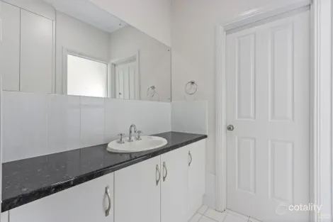 Property photo of 18 Cairns Crescent Riverton SA 5412