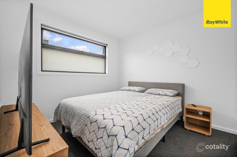 Property photo of 11 Cherington Place Strathtulloh VIC 3338