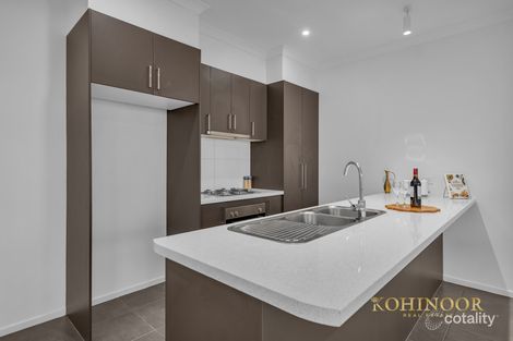 Property photo of 6 Brunswick Crescent Craigieburn VIC 3064