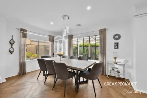 Property photo of 6 Chagall Parade Clyde North VIC 3978