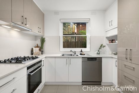 Property photo of 1/17 Tiuna Grove Elwood VIC 3184