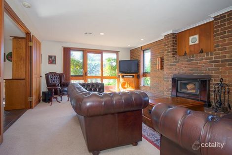 Property photo of 11 The Boulevard Gisborne VIC 3437