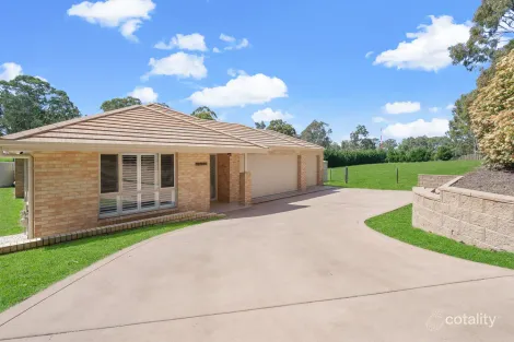 Property photo of 25 Yewens Circuit Grasmere NSW 2570