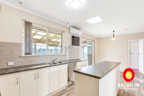 Property photo of 10 Kimberly Way Happy Valley SA 5159